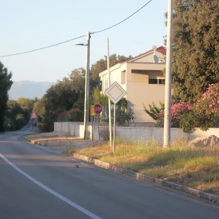 Mirjana Διαμέρισμα Petrcane