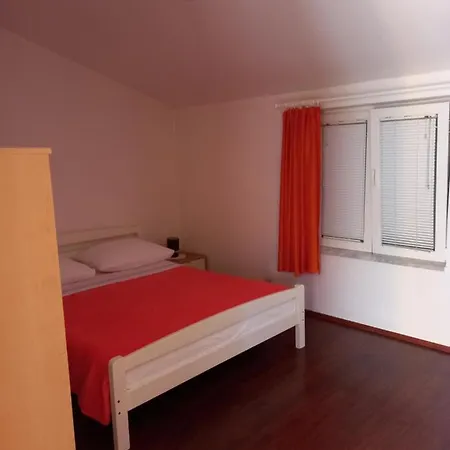 Mirjana Apartamento *
